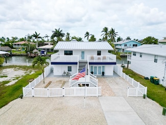 576 Coconut Ave, Goodland, FL 34140