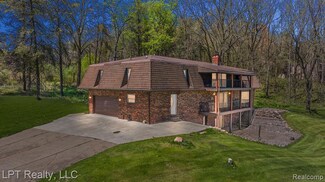 5060 Pratt Rd, Metamora, MI 48455