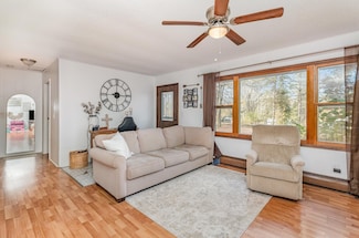 926 Kaypat Dr, Hope, MI 48628