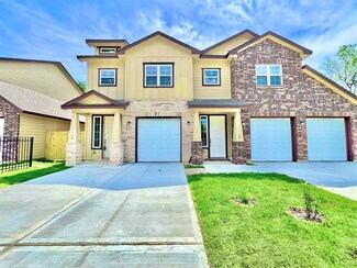 5530 Hirondel St Unit A/B, Houston, TX 77033