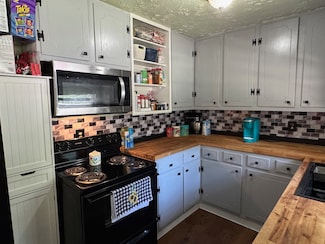 9 Cedar Ln, Huntsville, TX 77320