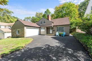 1895 Temblethurst Rd, Cleveland, OH 44121