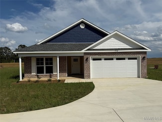 714 N John St, New Brockton, AL 36351