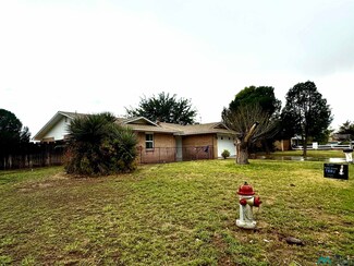 884 Swinging Spear Rd, Roswell, NM 88201