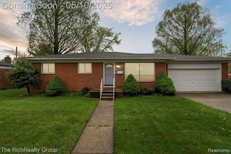 32186 Susilane St, Roseville, MI 48066