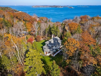 105 Lyndon Ave, Peaks Island, ME 04108