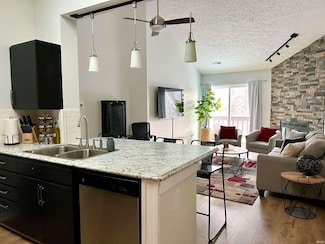 1982 S Bay Pointe Dr Unit 34, Bloomington, IN 47401