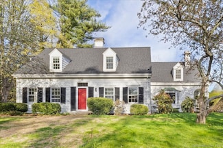 8 Arlington Heights, Norwich, CT 06360