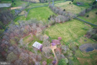 7400 Hickory Ln, Marshall, VA 20115