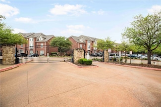305 Holleman Dr E Unit 202, College Station, TX 77840
