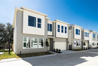 8910 Knoll Branch Dr, Houston, TX 77080