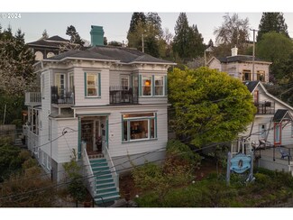 817 Exchange St, Astoria, OR 97103