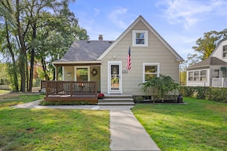 24 Linwood St, Oxford, MA 01540