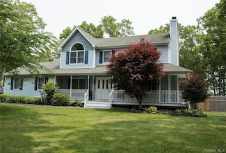 132 N Woods Rd, Calverton, NY 11933