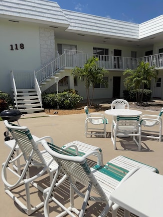 118 Yacht Club Dr Unit 2, North Palm Beach, FL 33408