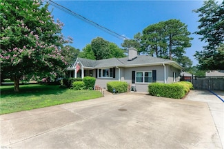 217 Essex Dr, Chesapeake, VA 23320