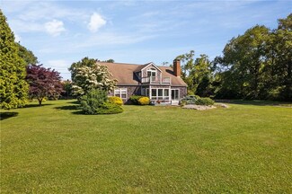 54 Quoquonset Ln, Little Compton, RI 02837