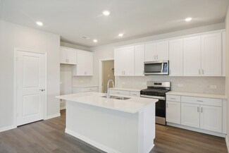 802 Hemingway Ln, McKinney, TX 75069