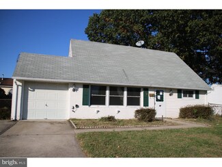 39 Candytuft Rd, Levittown, PA 19057