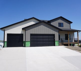 3042 Rombauer Dr, Rapid City, SD 57703