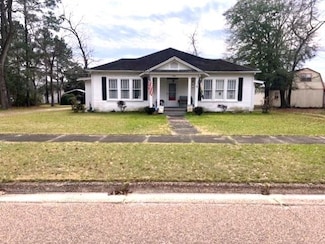 304 E Park Ave, Opp, AL 36467