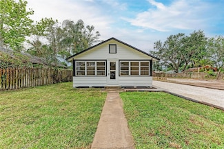 1016 38th St W, Bradenton, FL 34205