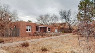 716 Pueblo Solano Rd NW, Los Ranchos, NM 87107