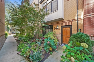 1022 Alexander Ln, Oak Park, IL 60302