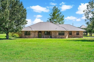 4395 Farm Road 2820, Sumner, TX 75486