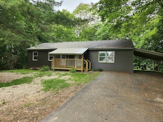14 Bay St, Claremont, NH 03743