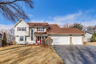 1718 Valley Ridge Trail N, Chanhassen, MN 55317