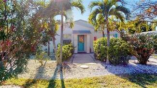 16112 2nd St E, Redington Beach, FL 33708