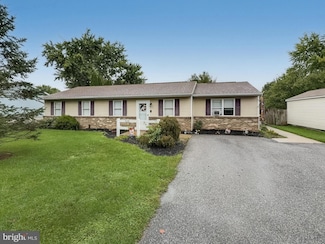 3048 Muirfield Rd, Dover, PA 17315