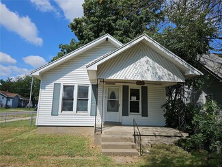 723 S Pacific St, Cape Girardeau, MO 63703