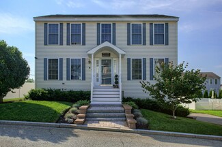 4 Wood Ln, Lawrence, MA 01843