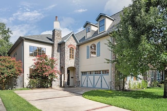 1013 Mulberry Ln, Bellaire, TX 77401