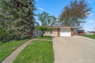 1392 Chinook Ct, Xenia, OH 45385