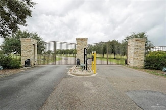 8826 Oak Meadow Dr, Monte Alto, TX 78538