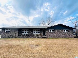 1301 Larrydale Dr, Gadsden, AL 35905