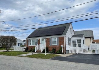 125 Westcott Ave, Cranston, RI 02910