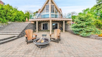 8648 Lakeshore Rd, Burtchville, MI 48059
