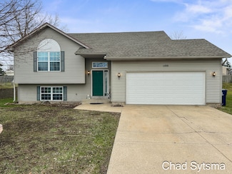 1100 E 12th St, Holland, MI 49423