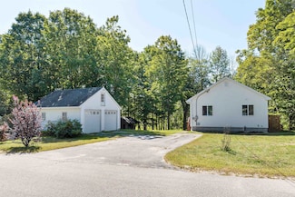 80 Maple St, Middleton, NH 03887