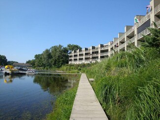 210 Outlook Cove Dr Unit 210, La Porte, IN 46350
