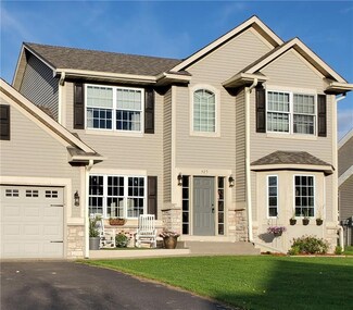 429 Durango Dr, Roberts, WI 54023