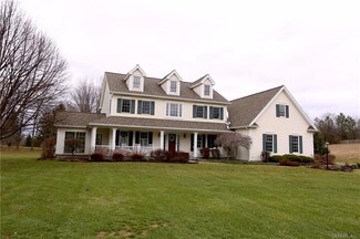 65 Friends Ln, Honeoye Falls, NY 14472