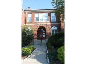 3524 W Shore Rd Unit 311, Warwick, RI 02886