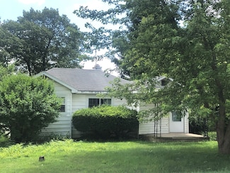 6112 Hillcrest Rd, Cary, IL 60013