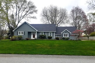 1560 Mulberry Ln, Fairview, PA 16415