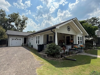 617 W Scott St, Gilmer, TX 75644